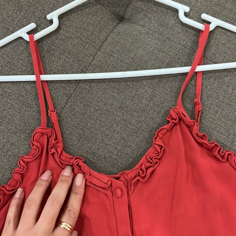 Red top - Picture 3 of 4